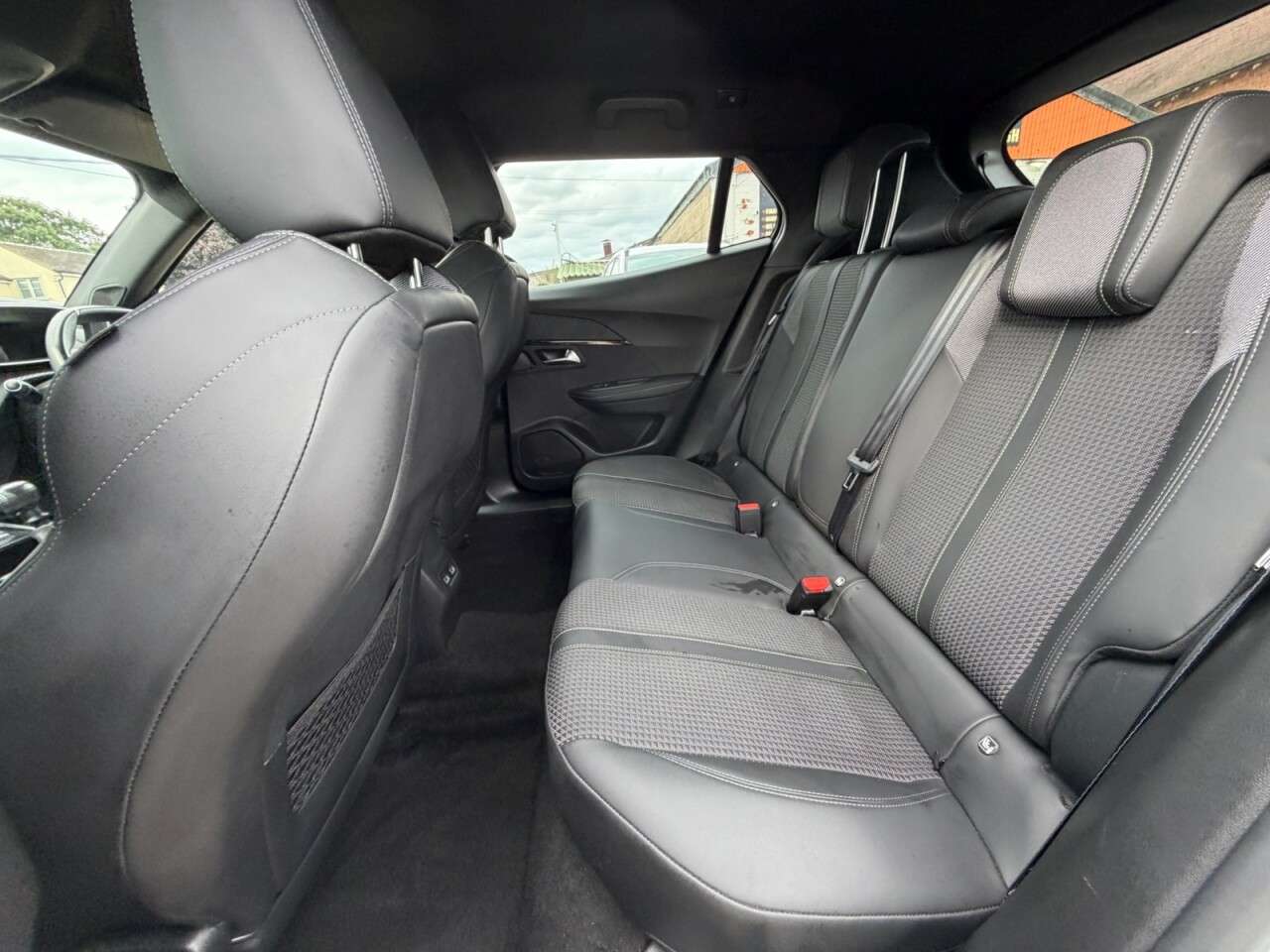 2021 PEUGEOT 2008 2021 PEUGEOT 2008