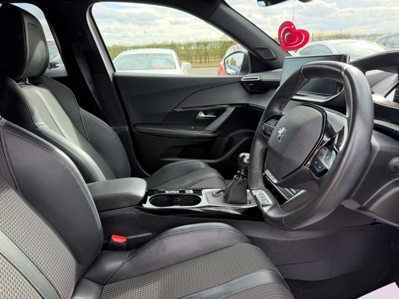 2021 PEUGEOT 2008 2021 PEUGEOT 2008
