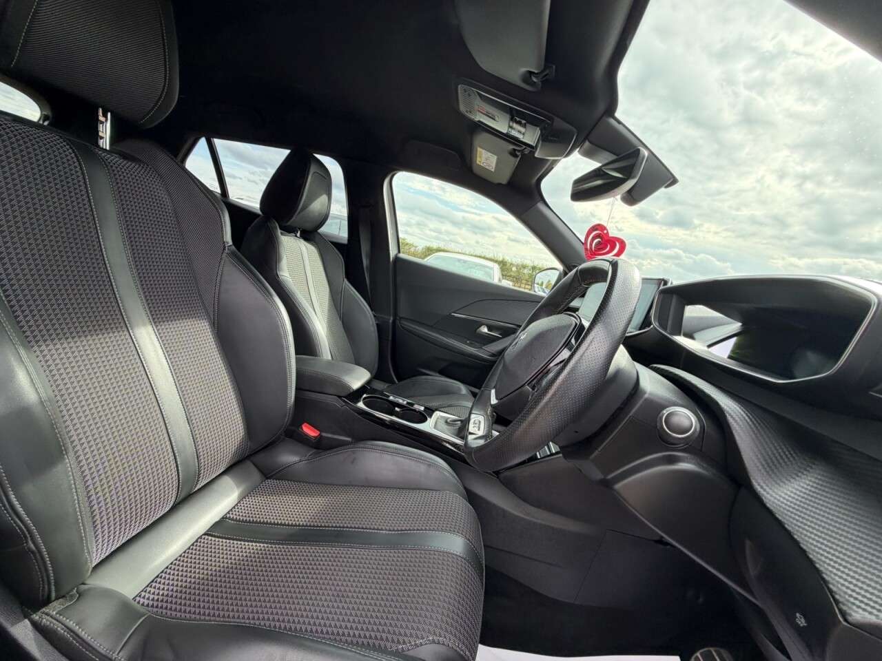 2021 PEUGEOT 2008 2021 PEUGEOT 2008