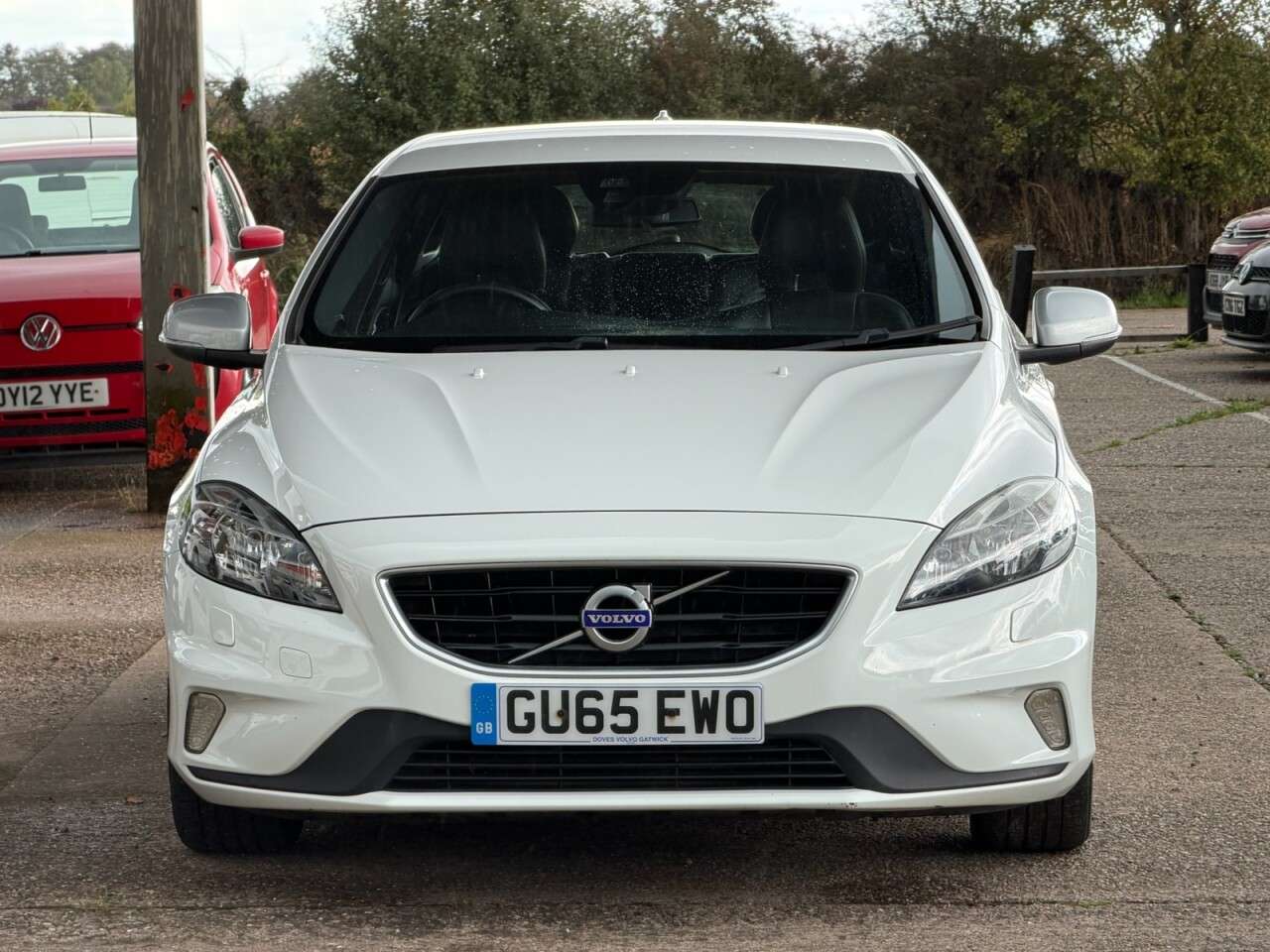 A 2015 VOLVO V40 2.0 T2 R-Design Hatchback 5dr Petrol Manual Euro 6 (s/s) (122 ps) **HPI CLE A 2015 VOLVO V40 2.0 T2 R-Design Hatchback 5dr Petrol Manual Euro 6 (s/s) (122 ps) **HPI CLE
