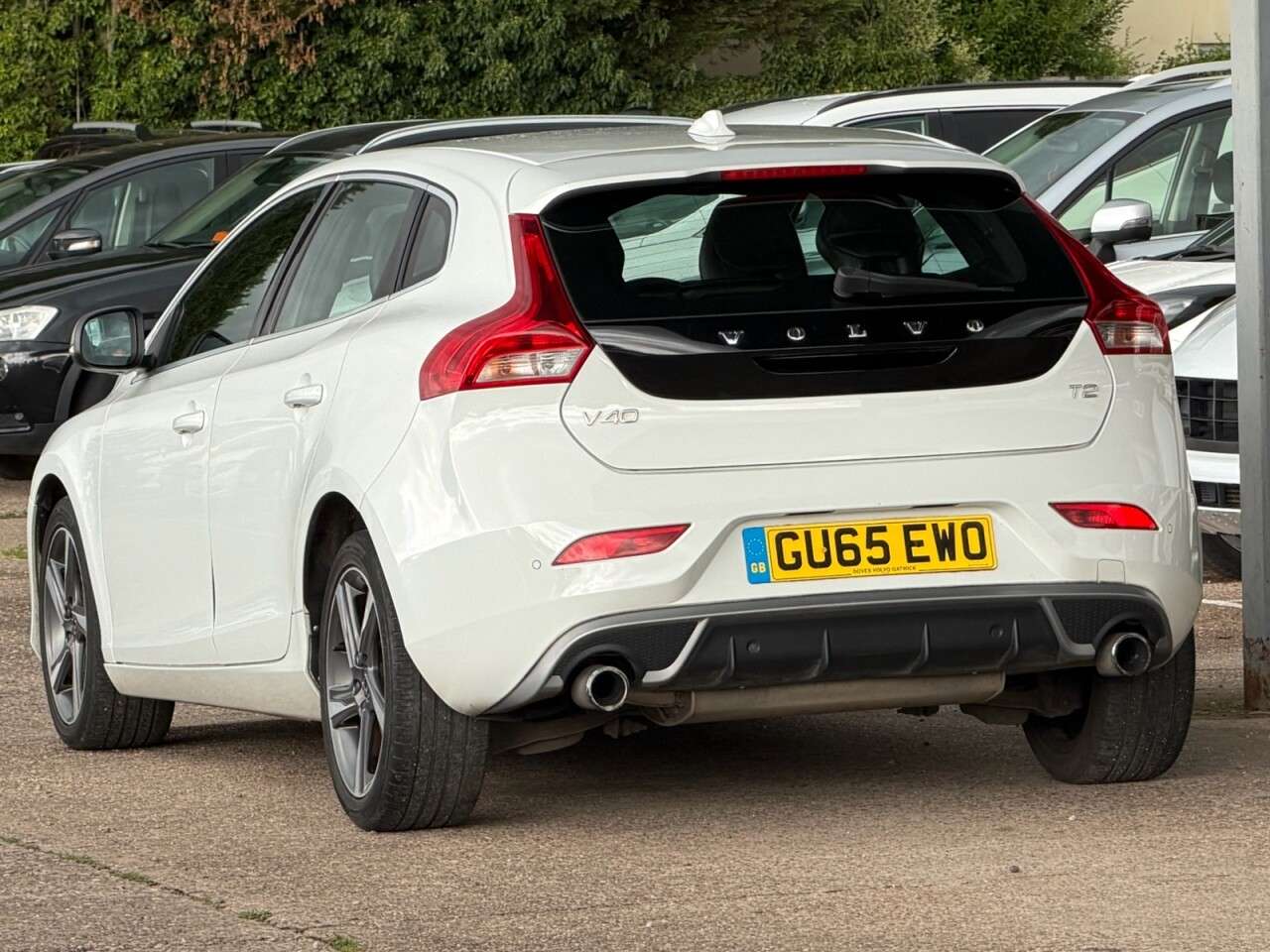 2015 VOLVO V40 2015 VOLVO V40