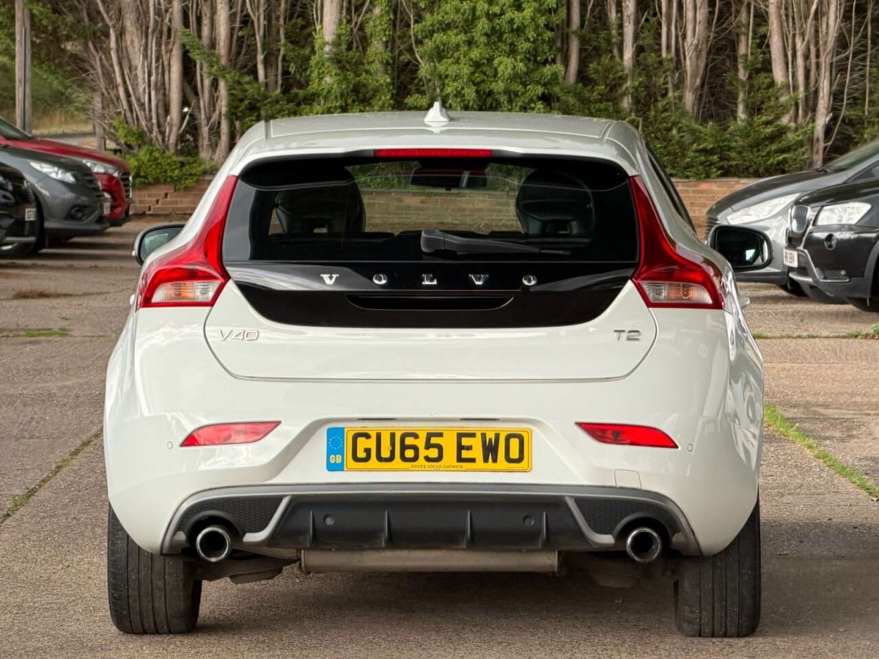 2015 VOLVO V40 2015 VOLVO V40