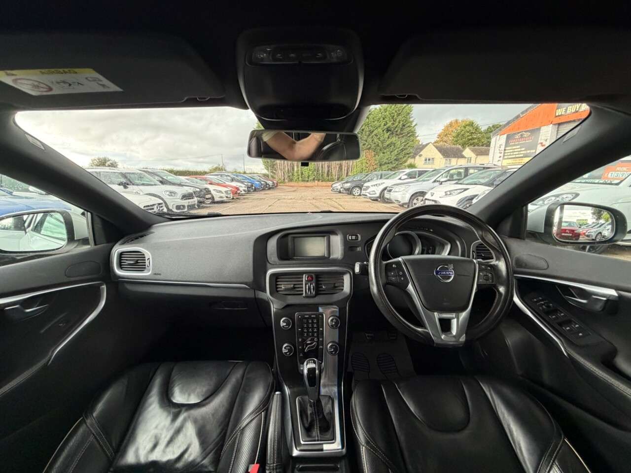 2015 VOLVO V40 2015 VOLVO V40