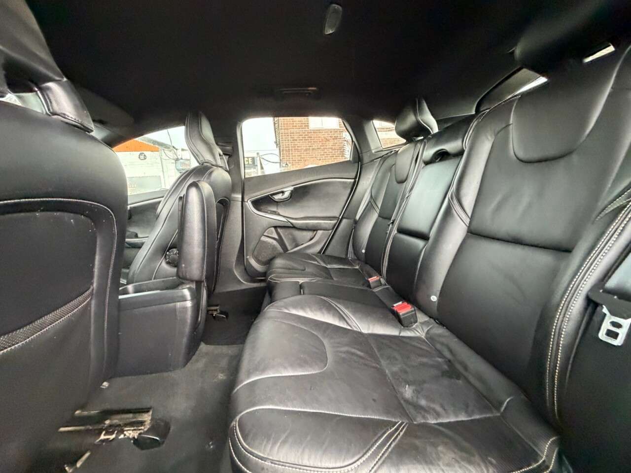 2015 VOLVO V40 2015 VOLVO V40