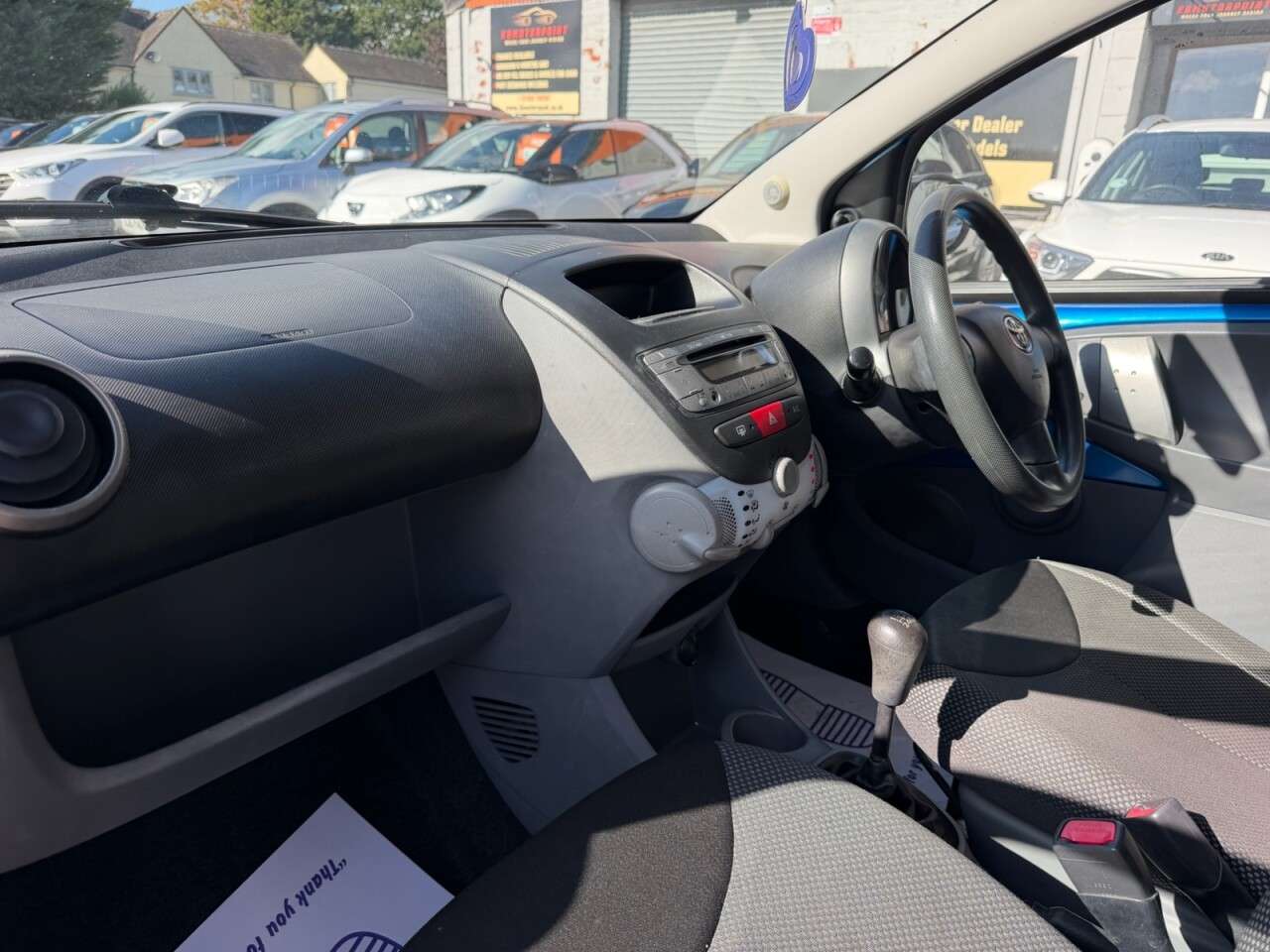2011 TOYOTA AYGO 2011 TOYOTA AYGO