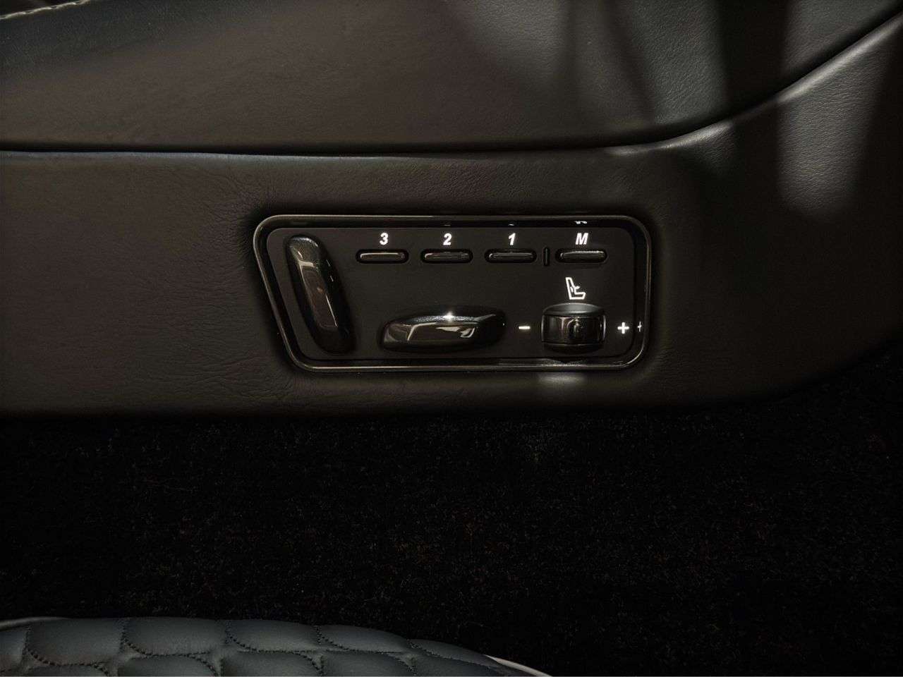 2017 ASTON MARTIN VANQUISH 2017 ASTON MARTIN VANQUISH