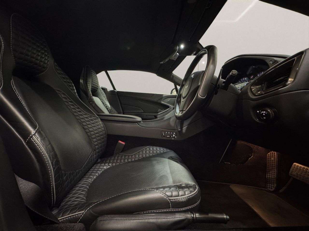 2017 ASTON MARTIN VANQUISH 2017 ASTON MARTIN VANQUISH