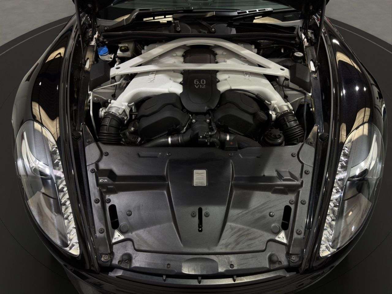 2017 ASTON MARTIN VANQUISH 2017 ASTON MARTIN VANQUISH