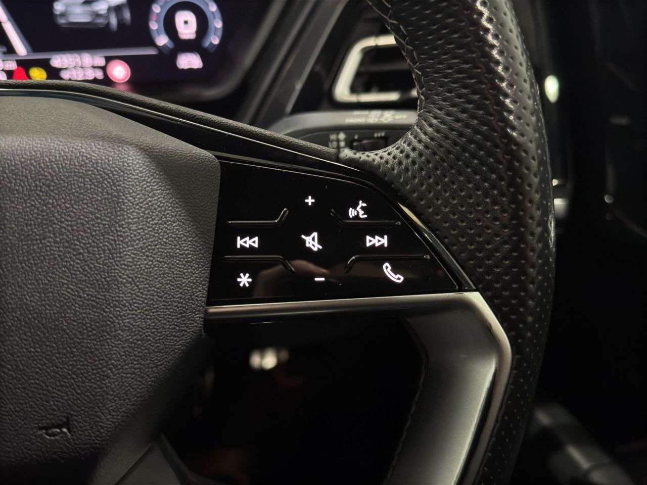 2021 AUDI Q4 E-TRON 2021 AUDI Q4 E-TRON