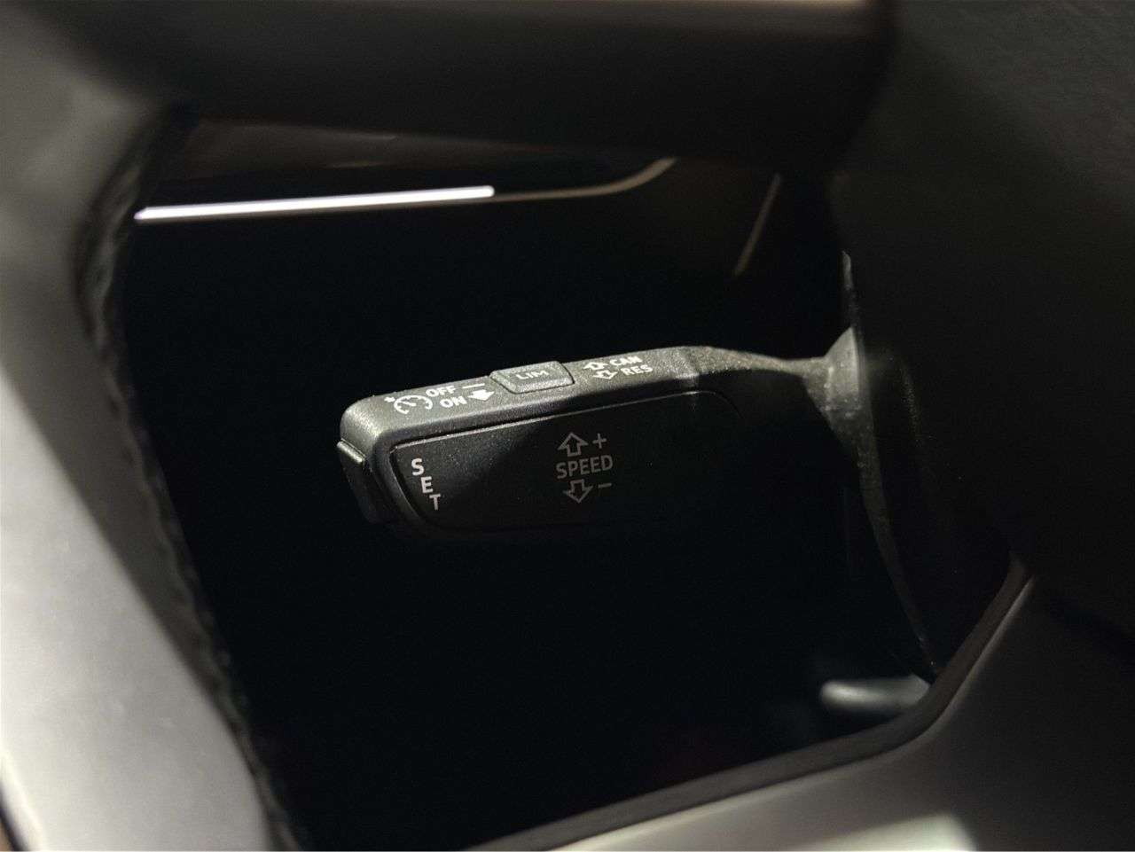 2021 AUDI Q4 E-TRON 2021 AUDI Q4 E-TRON