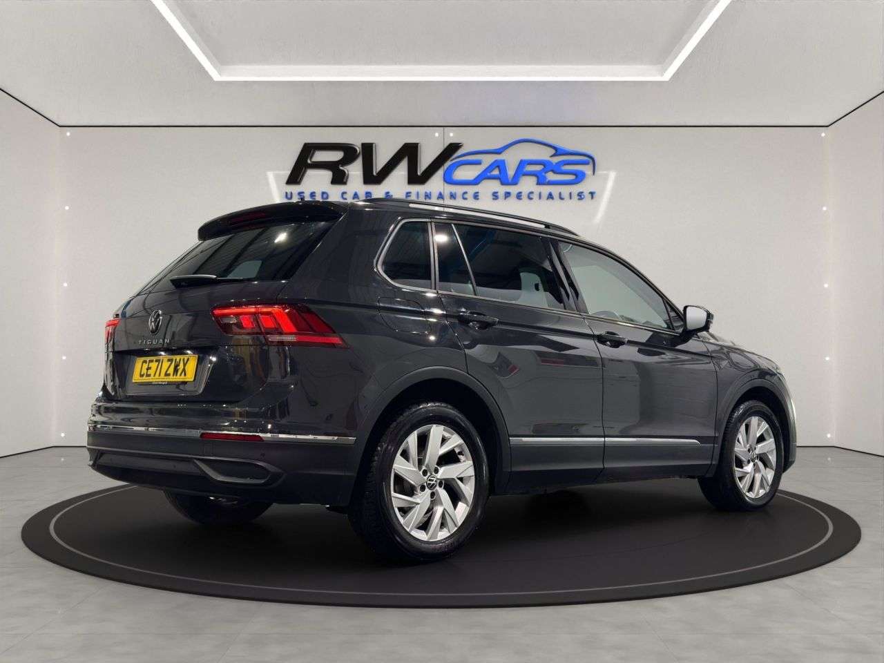 2021 VOLKSWAGEN TIGUAN 2021 VOLKSWAGEN TIGUAN