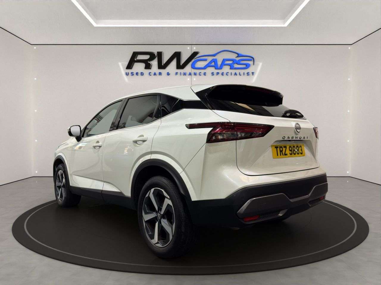 A 2022 NISSAN QASHQAI 1.3 DIG-T MHEV N-Connecta SUV 5dr Petrol Hybrid Manual Euro 6 (s/s) (140 ps A 2022 NISSAN QASHQAI 1.3 DIG-T MHEV N-Connecta SUV 5dr Petrol Hybrid Manual Euro 6 (s/s) (140 ps