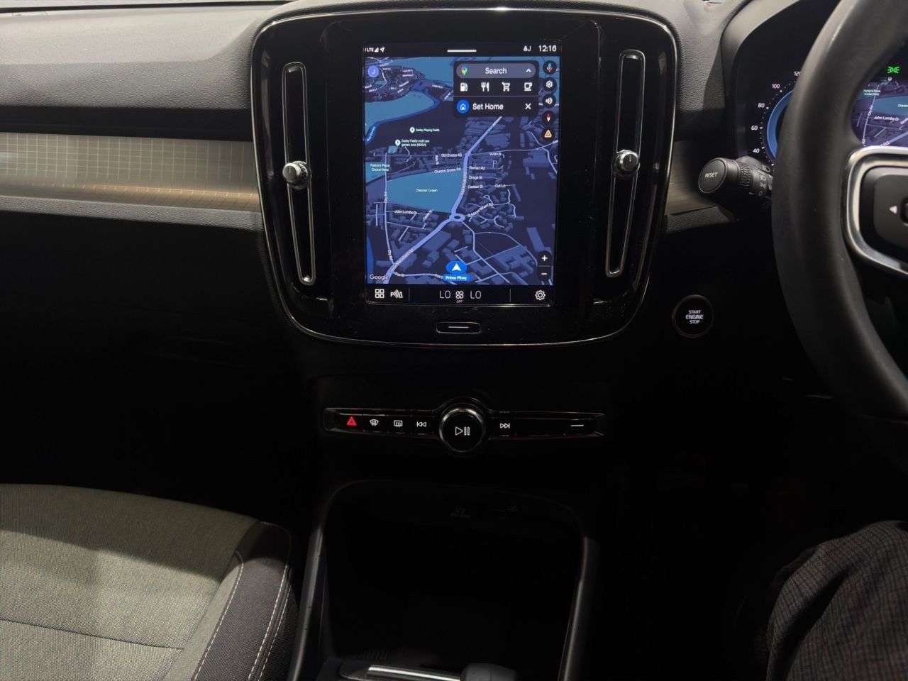 2022 VOLVO XC40 2022 VOLVO XC40