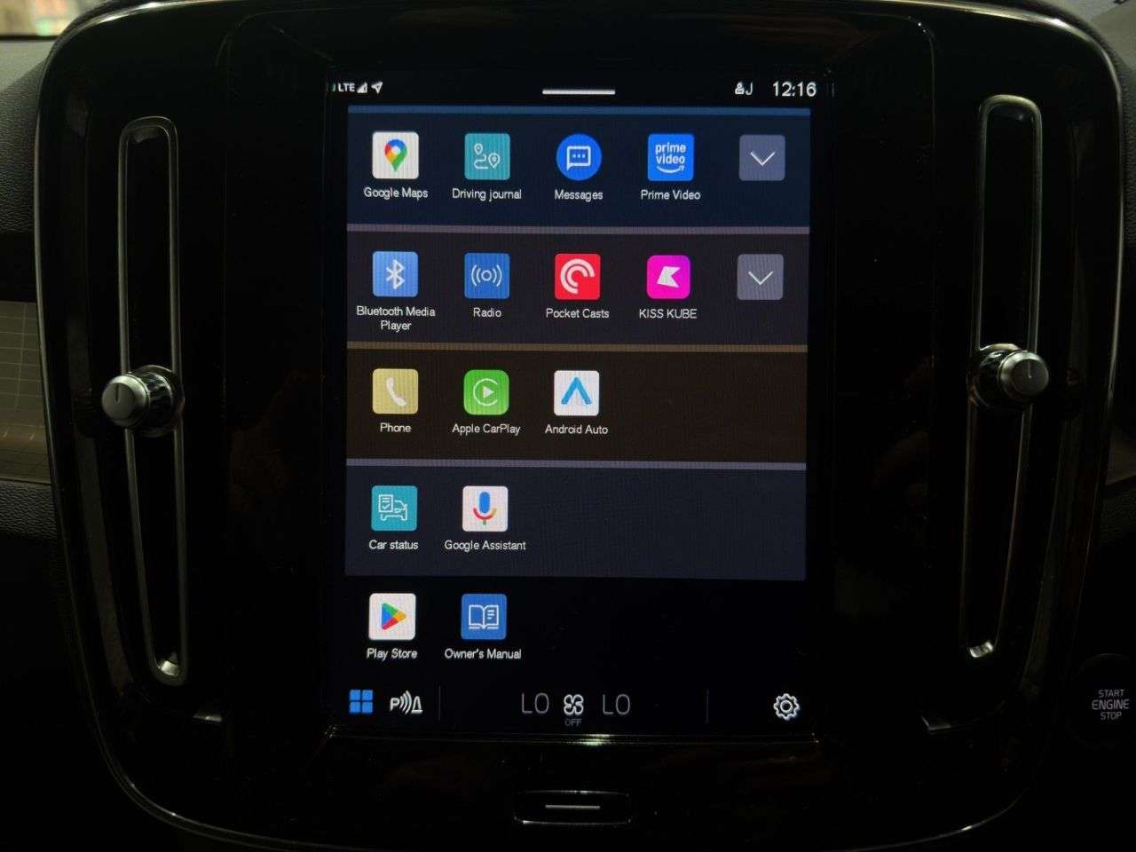 2022 VOLVO XC40 2022 VOLVO XC40