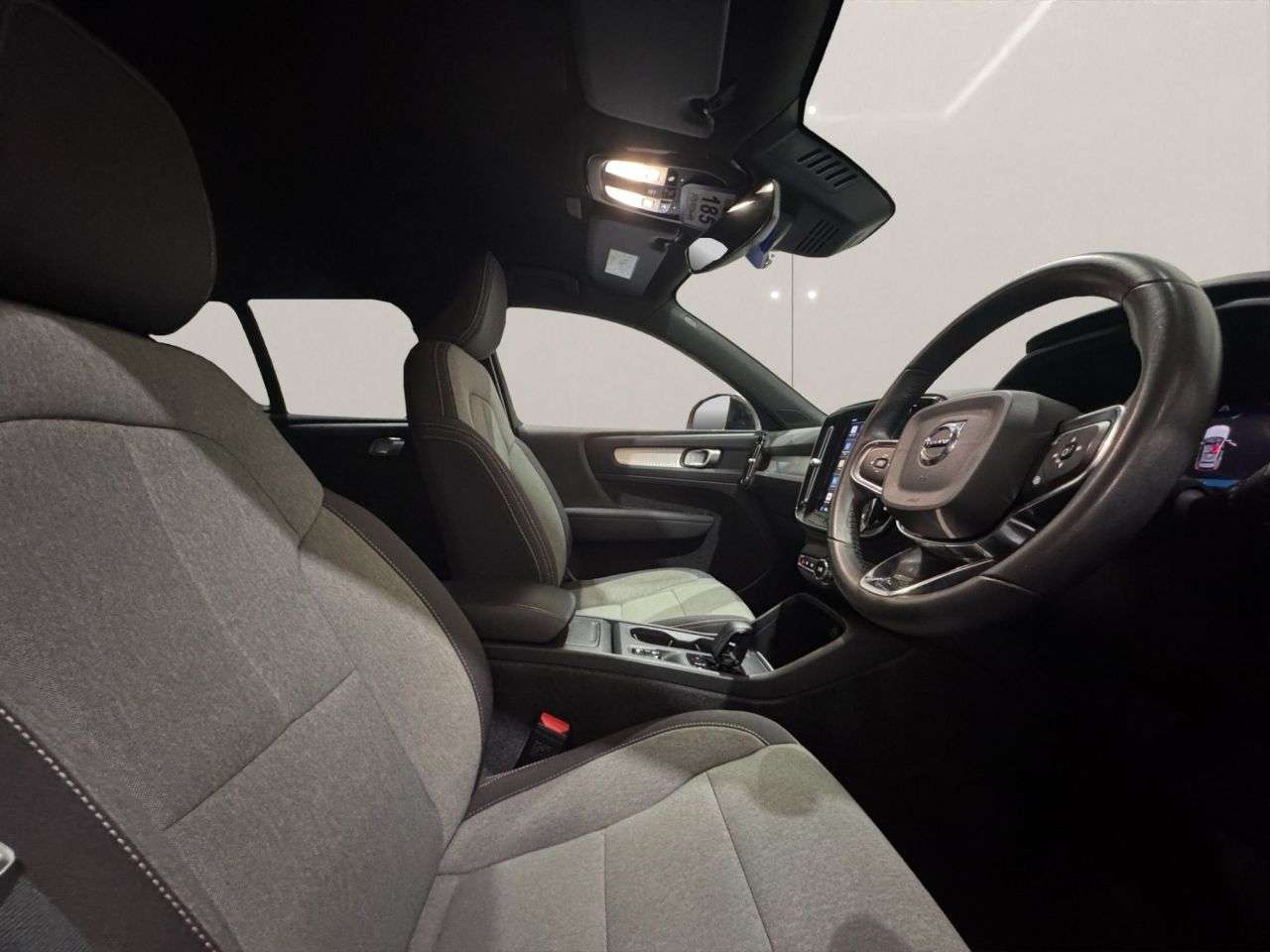 2022 VOLVO XC40 2022 VOLVO XC40