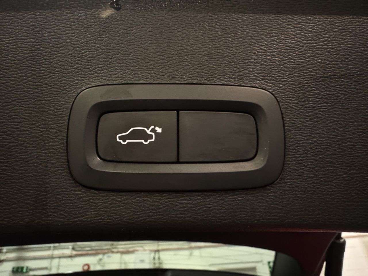 2022 VOLVO XC40 2022 VOLVO XC40