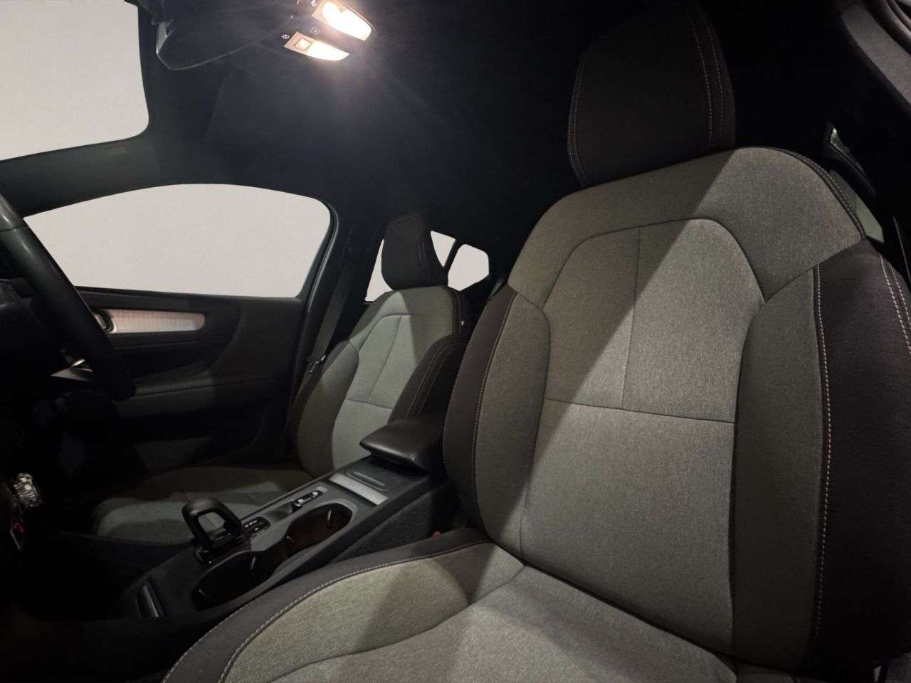 2022 VOLVO XC40 2022 VOLVO XC40