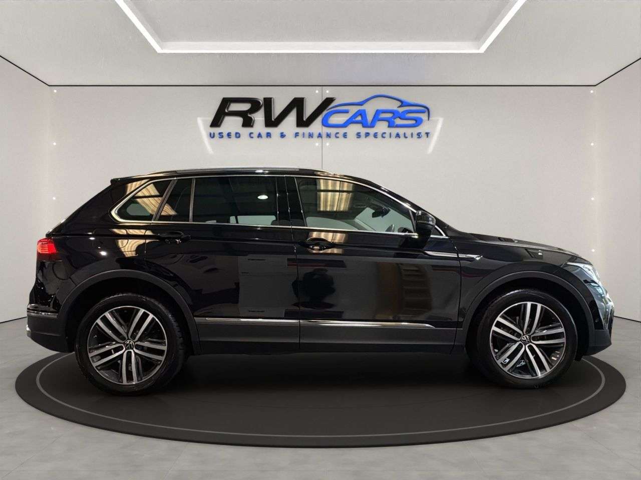 2021 VOLKSWAGEN TIGUAN 2021 VOLKSWAGEN TIGUAN