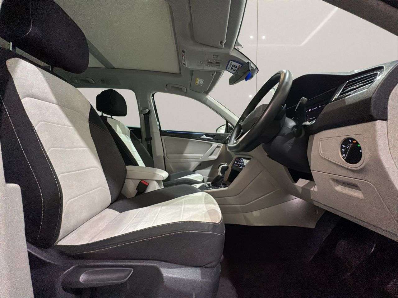 2021 VOLKSWAGEN TIGUAN 2021 VOLKSWAGEN TIGUAN