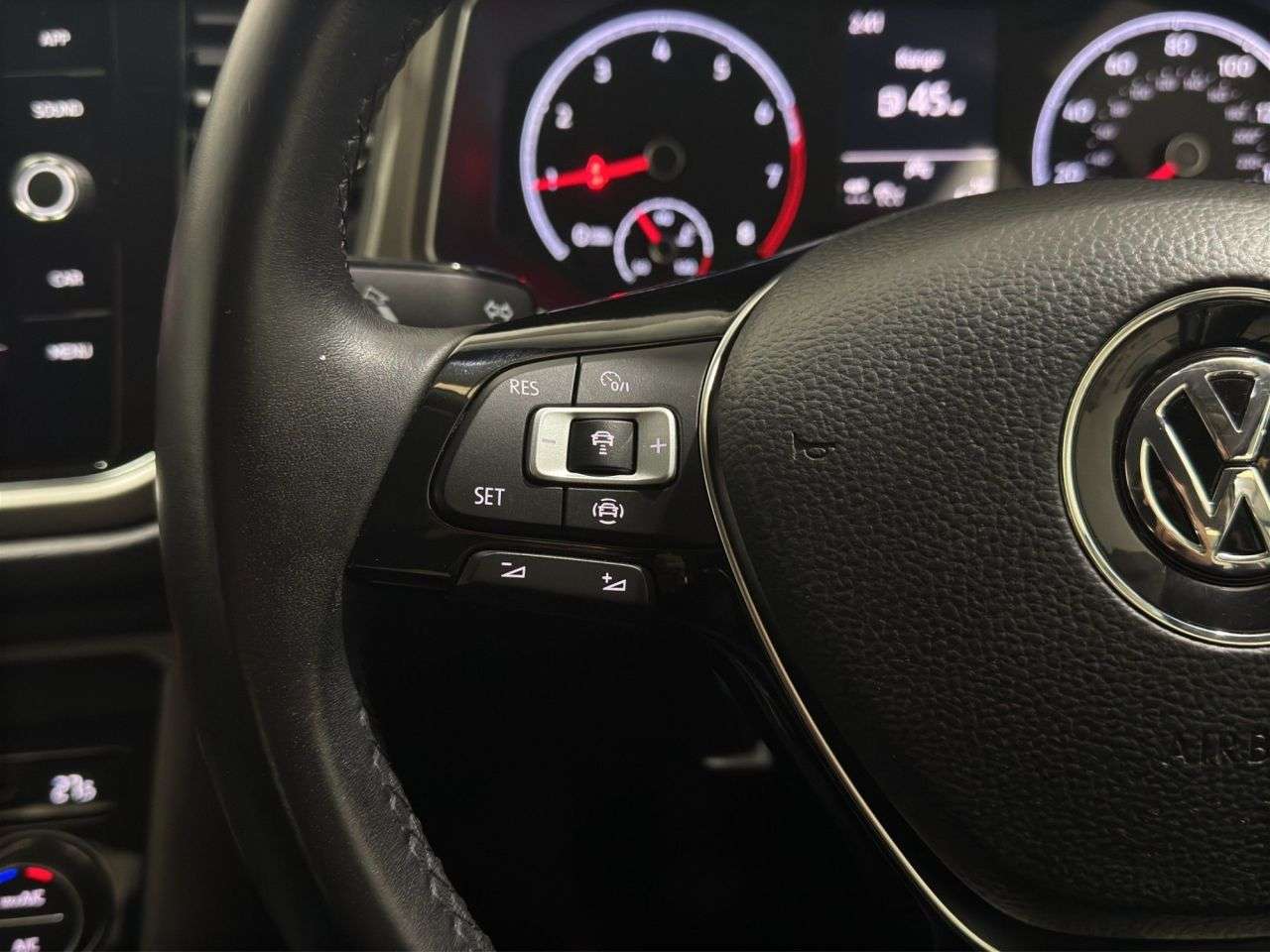 2020 VOLKSWAGEN T-ROC 2020 VOLKSWAGEN T-ROC