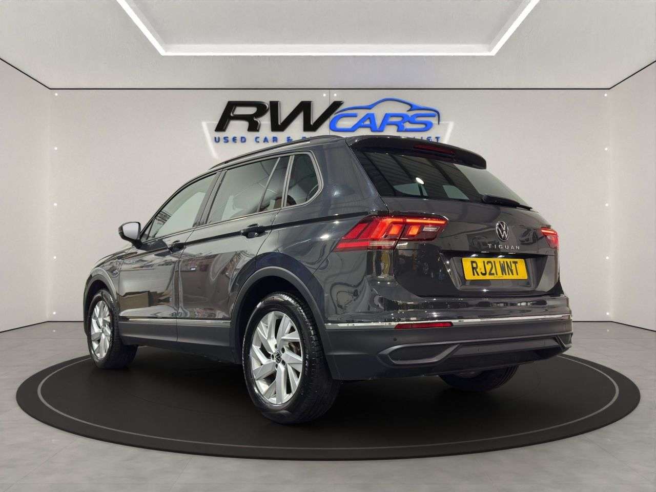 2021 VOLKSWAGEN TIGUAN 2021 VOLKSWAGEN TIGUAN