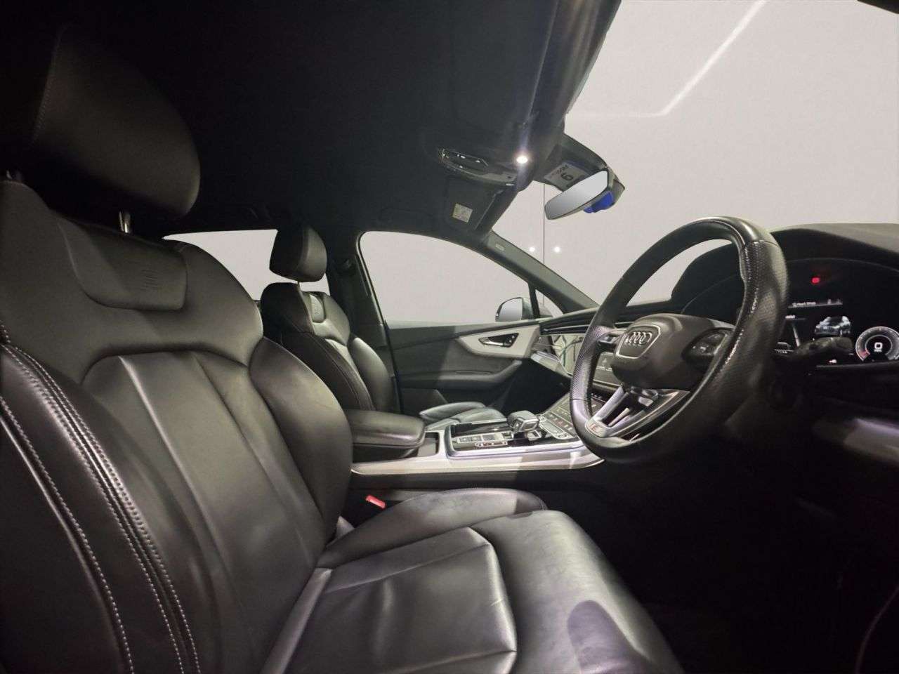 2021 AUDI Q7 2021 AUDI Q7