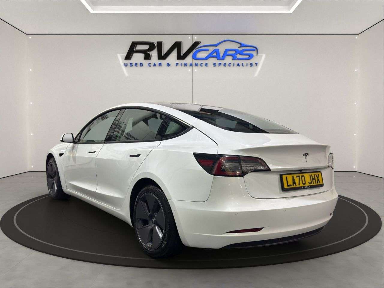 A 2021 TESLA MODEL 3 Standard Range Plus Saloon 4dr Electric Auto RWD (241 bhp) A 2021 TESLA MODEL 3 Standard Range Plus Saloon 4dr Electric Auto RWD (241 bhp)
