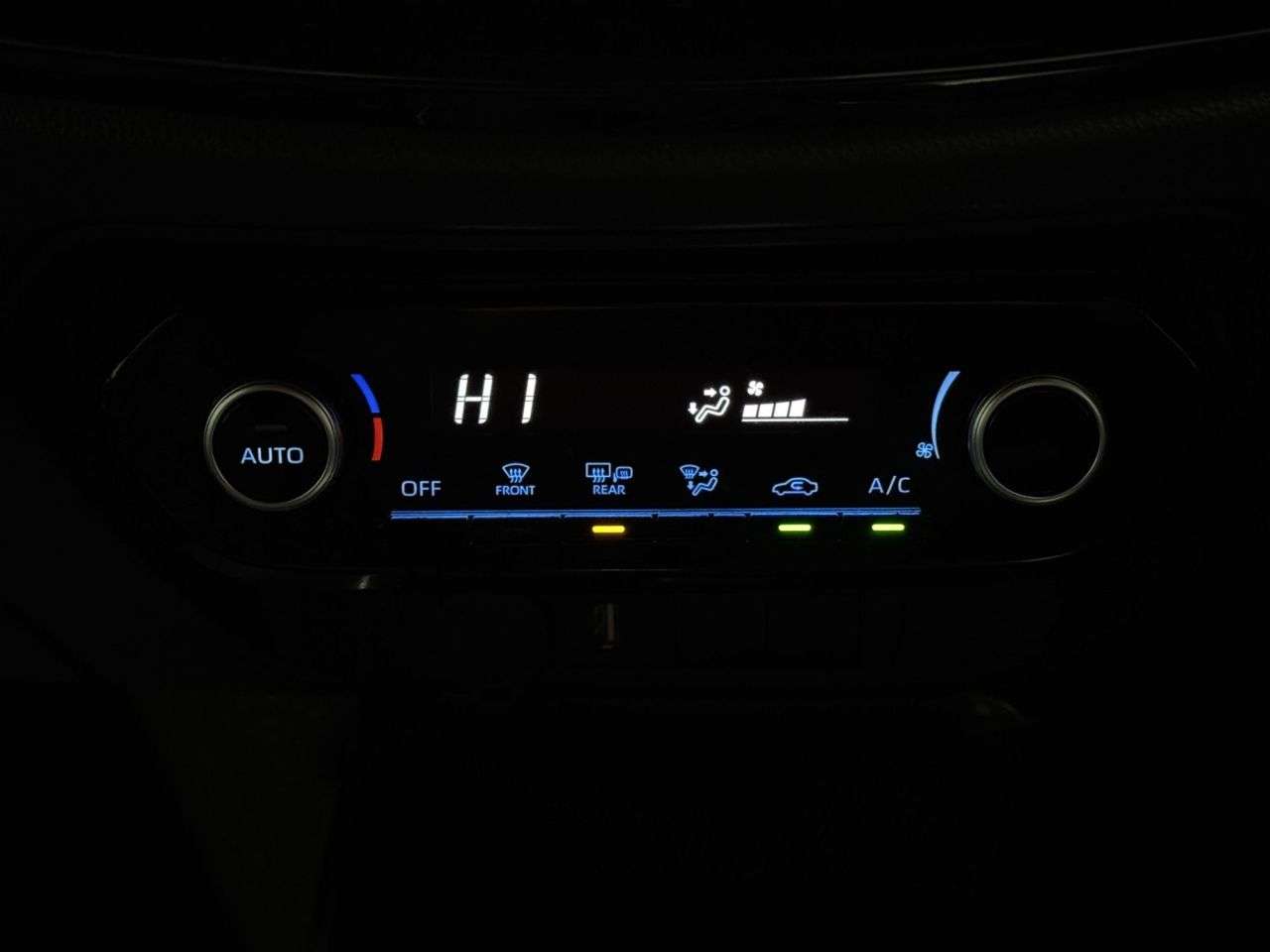 2022 TOYOTA AYGO X 2022 TOYOTA AYGO X