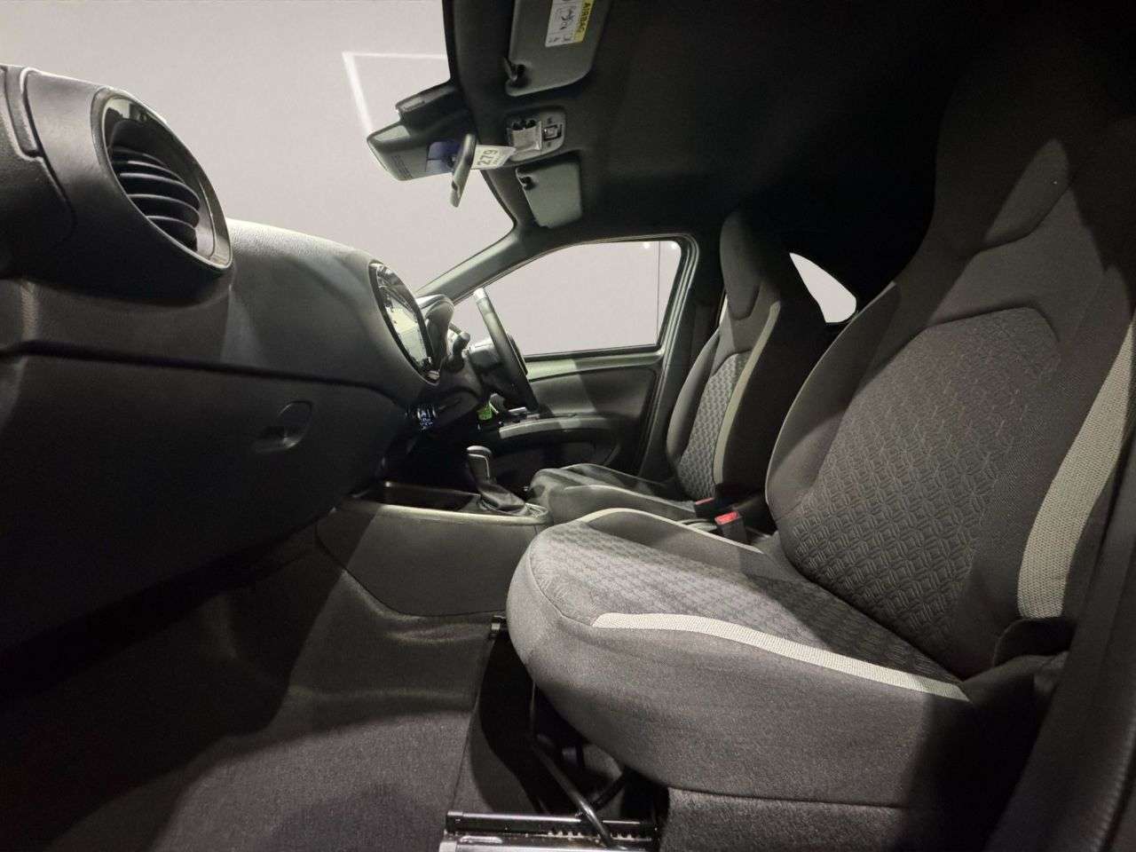 2022 TOYOTA AYGO X 2022 TOYOTA AYGO X