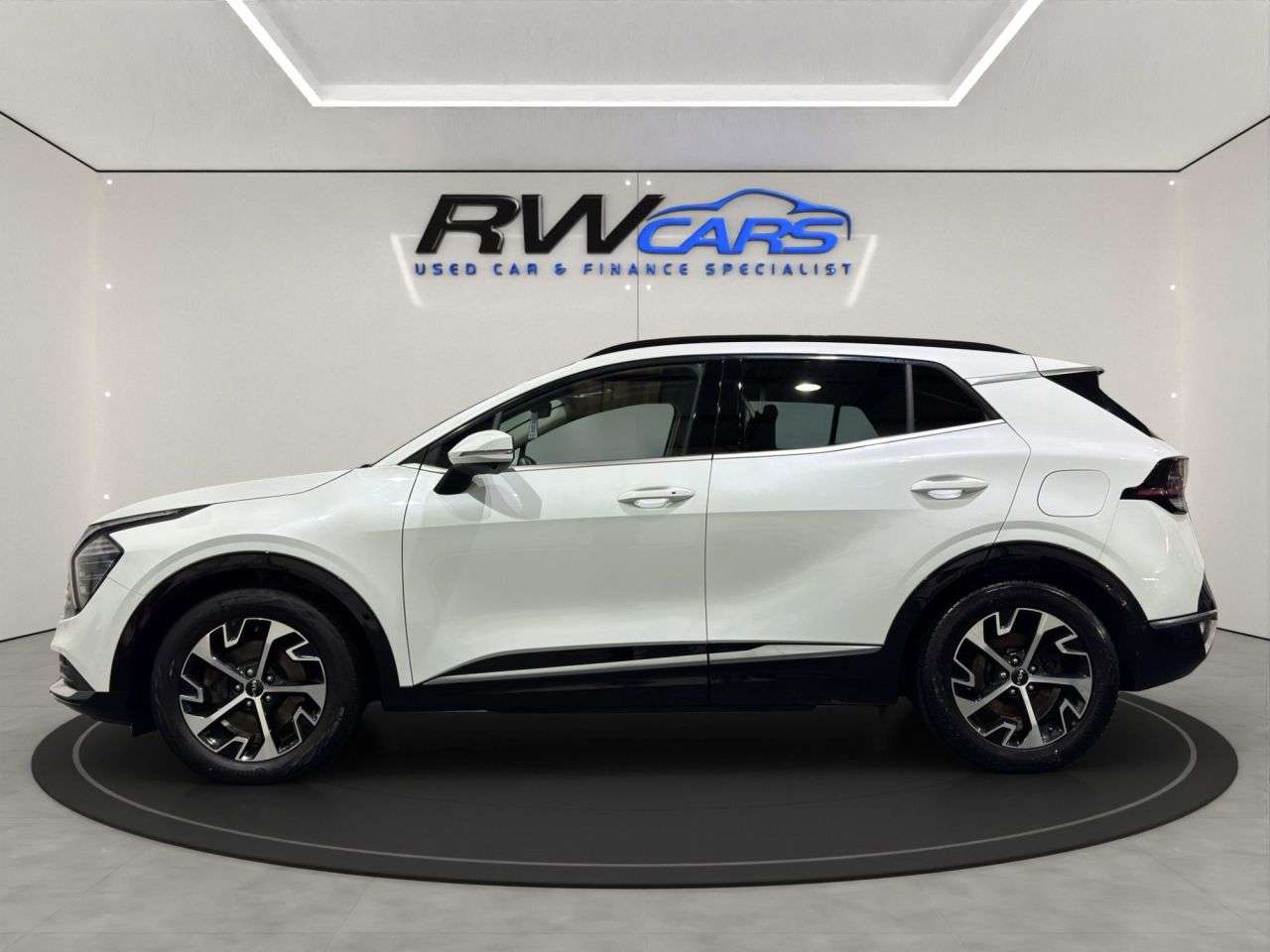 A 2022 KIA SPORTAGE 1.6 CRDi MHEV 4 SUV 5dr Diesel Hybrid DCT AWD Euro 6 (s/s) (134 bhp) A 2022 KIA SPORTAGE 1.6 CRDi MHEV 4 SUV 5dr Diesel Hybrid DCT AWD Euro 6 (s/s) (134 bhp)