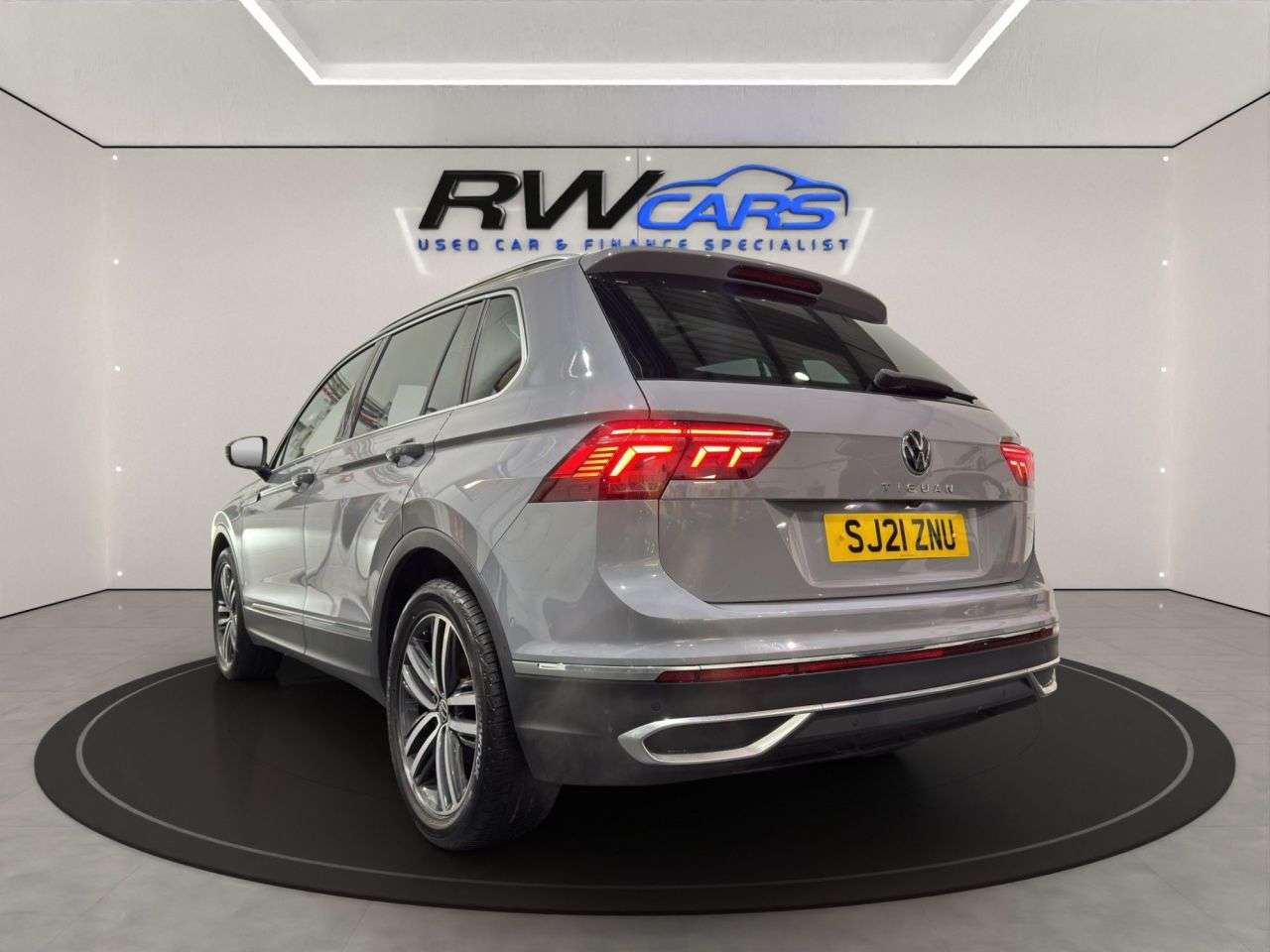 A 2021 VOLKSWAGEN TIGUAN 1.5 TSI Elegance SUV 5dr Petrol DSG Euro 6 (s/s) (150 ps) A 2021 VOLKSWAGEN TIGUAN 1.5 TSI Elegance SUV 5dr Petrol DSG Euro 6 (s/s) (150 ps)