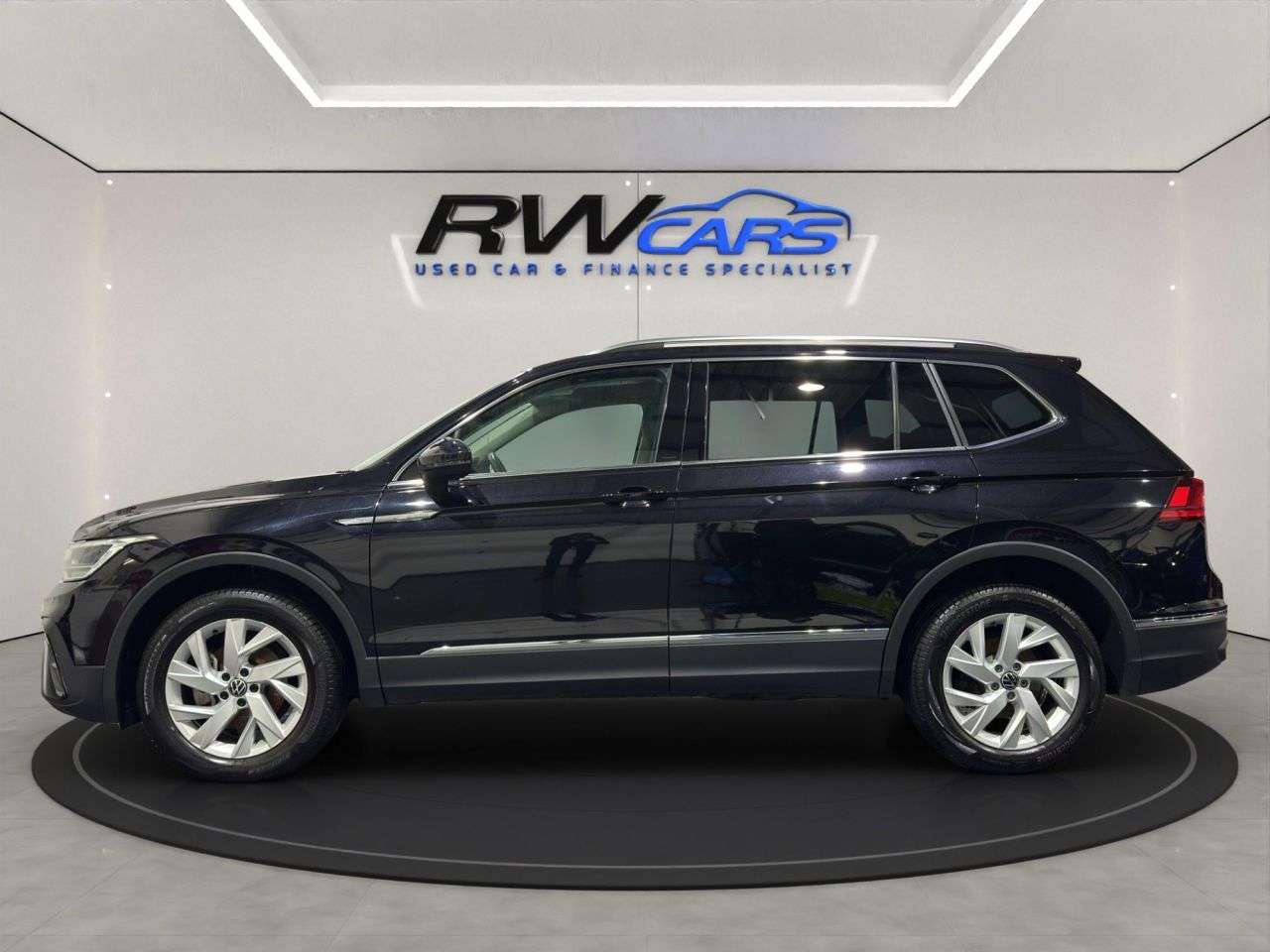 A 2022 VOLKSWAGEN TIGUAN ALLSPACE 1.5 TSI Life SUV 5dr Petrol Manual Euro 6 (s/s) (150 ps) A 2022 VOLKSWAGEN TIGUAN ALLSPACE 1.5 TSI Life SUV 5dr Petrol Manual Euro 6 (s/s) (150 ps)