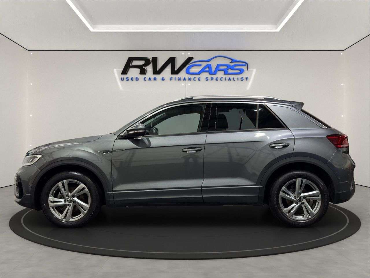 A 2022 VOLKSWAGEN T-ROC 1.5 TSI R-Line SUV 5dr Petrol DSG Euro 6 (s/s) (150 ps) A 2022 VOLKSWAGEN T-ROC 1.5 TSI R-Line SUV 5dr Petrol DSG Euro 6 (s/s) (150 ps)