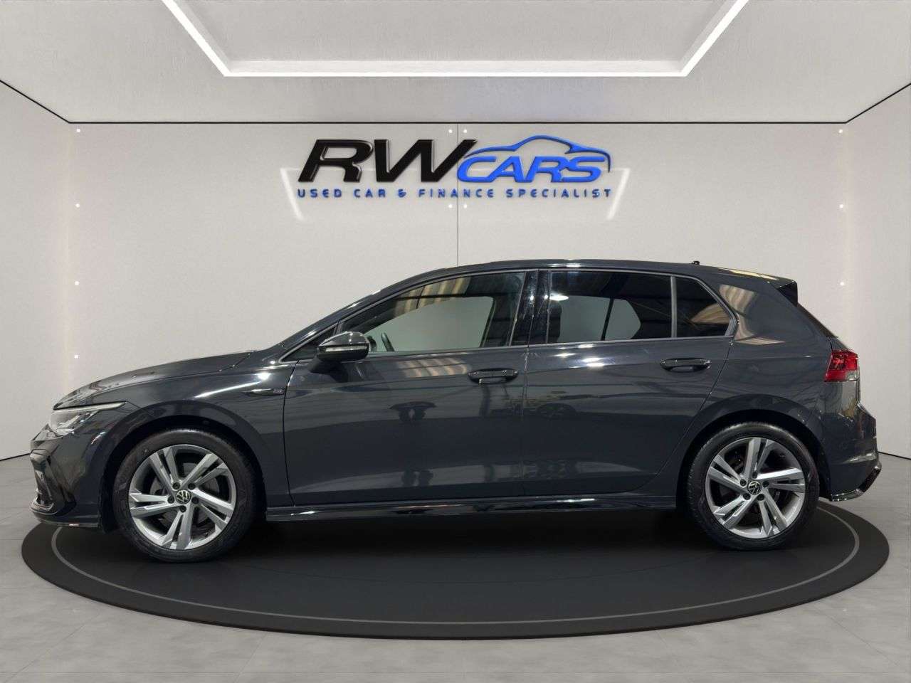 A 2022 VOLKSWAGEN GOLF 1.5 TSI R-Line Hatchback 5dr Petrol Manual Euro 6 (s/s) (130 ps) A 2022 VOLKSWAGEN GOLF 1.5 TSI R-Line Hatchback 5dr Petrol Manual Euro 6 (s/s) (130 ps)