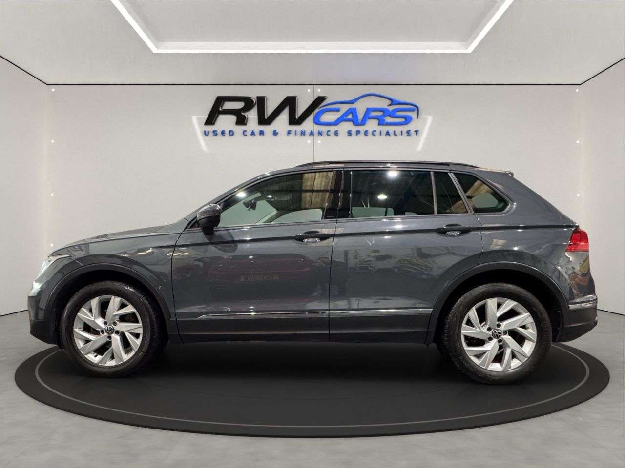 A 2021 VOLKSWAGEN TIGUAN 1.5 TSI Life SUV 5dr Petrol DSG Euro 6 (s/s) (150 ps) A 2021 VOLKSWAGEN TIGUAN 1.5 TSI Life SUV 5dr Petrol DSG Euro 6 (s/s) (150 ps)