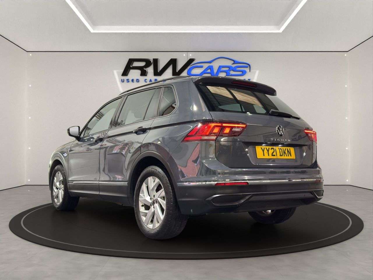 A 2021 VOLKSWAGEN TIGUAN 1.5 TSI Life SUV 5dr Petrol DSG Euro 6 (s/s) (150 ps) A 2021 VOLKSWAGEN TIGUAN 1.5 TSI Life SUV 5dr Petrol DSG Euro 6 (s/s) (150 ps)