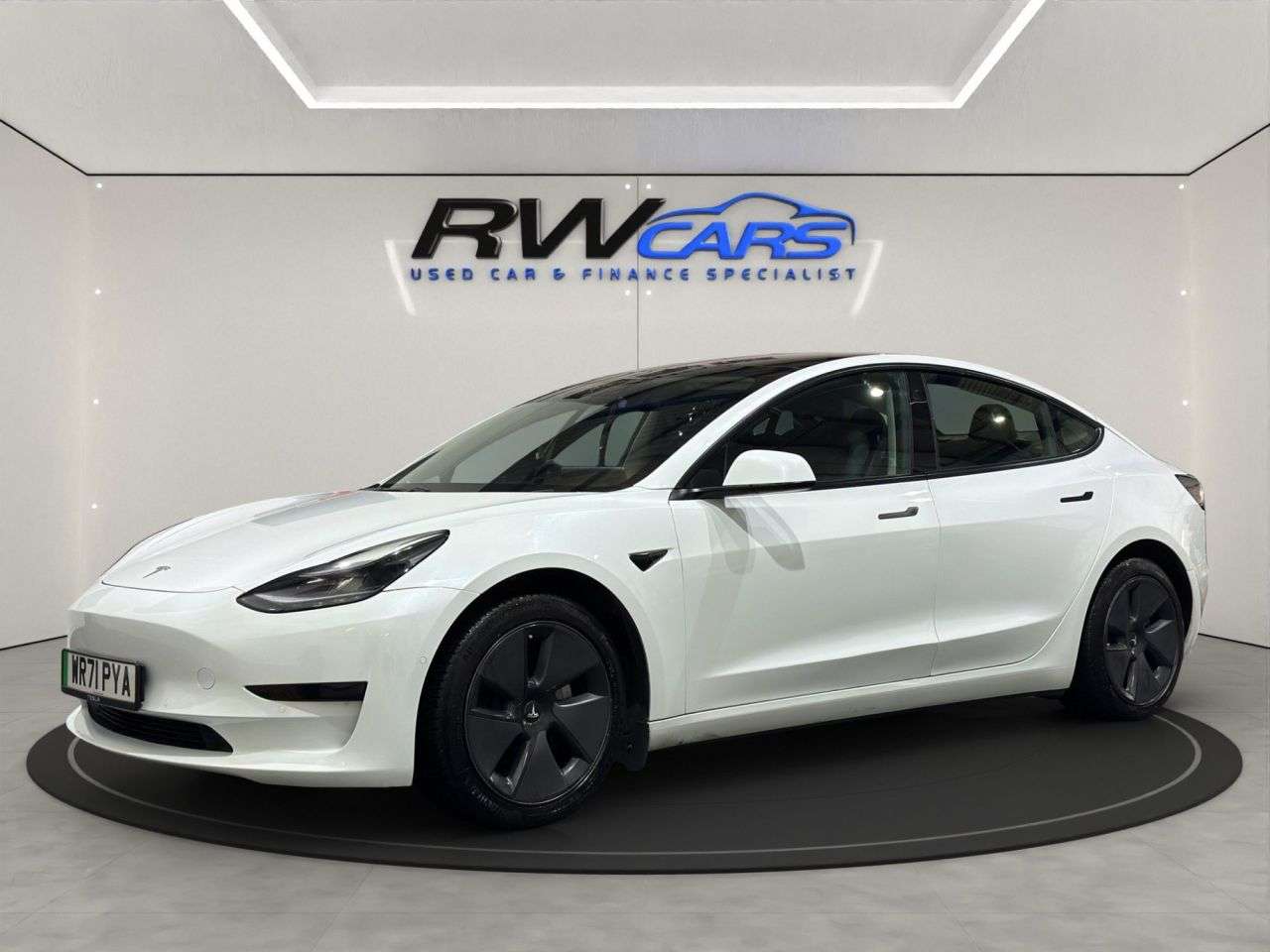 A 2021 TESLA MODEL 3 Standard Range Plus Saloon 4dr Electric Auto RWD (241 bhp) A 2021 TESLA MODEL 3 Standard Range Plus Saloon 4dr Electric Auto RWD (241 bhp)