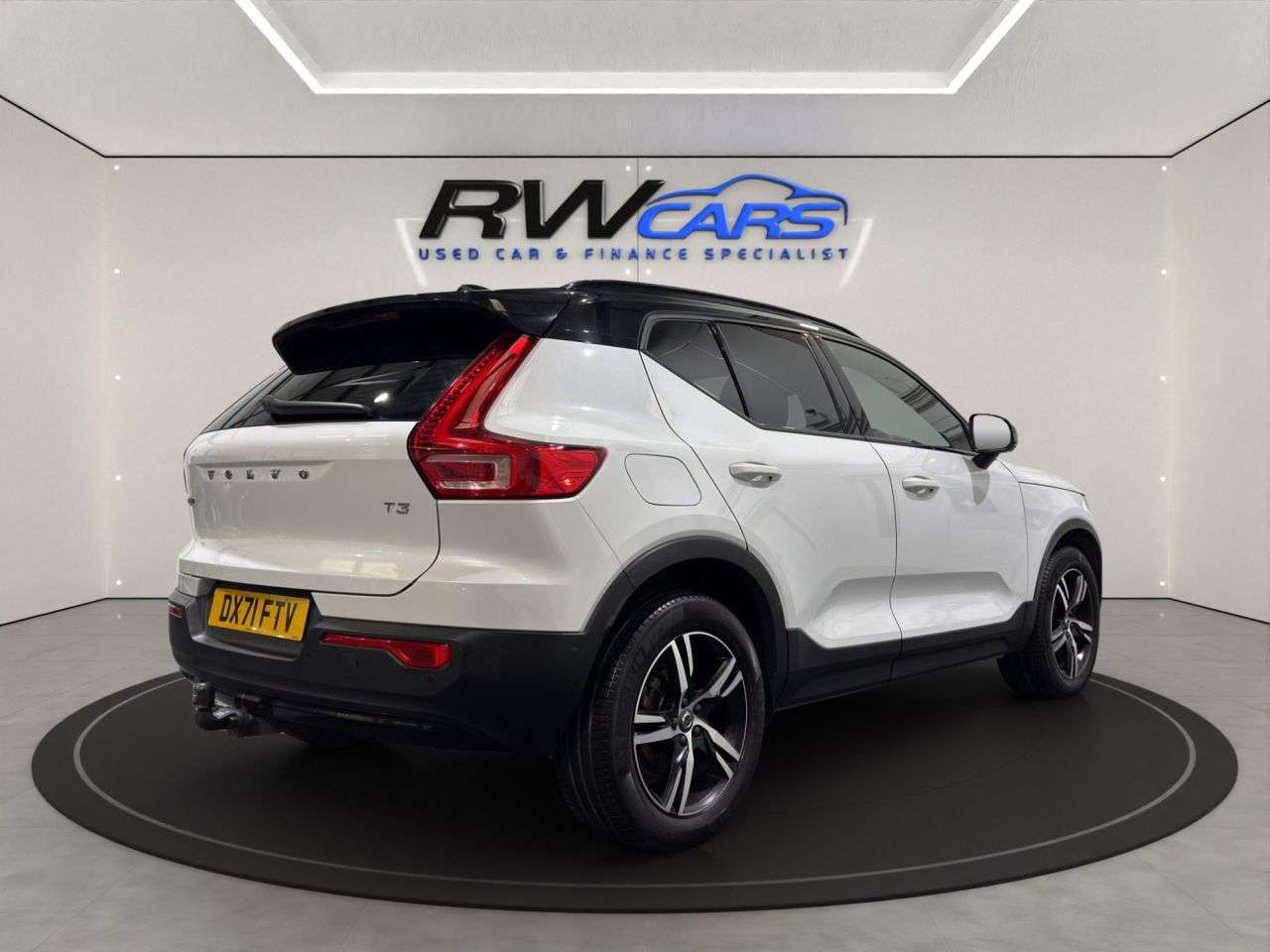 2021 VOLVO XC40 2021 VOLVO XC40