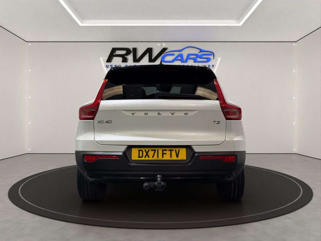 2021 VOLVO XC40 2021 VOLVO XC40