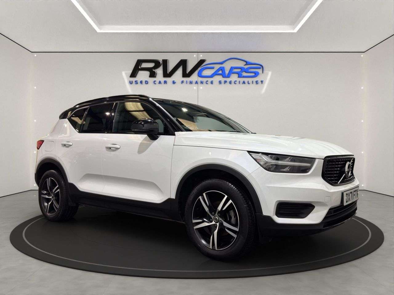 2021 VOLVO XC40 2021 VOLVO XC40