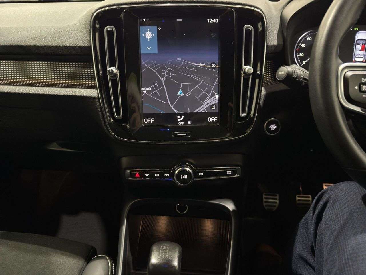 2021 VOLVO XC40 2021 VOLVO XC40