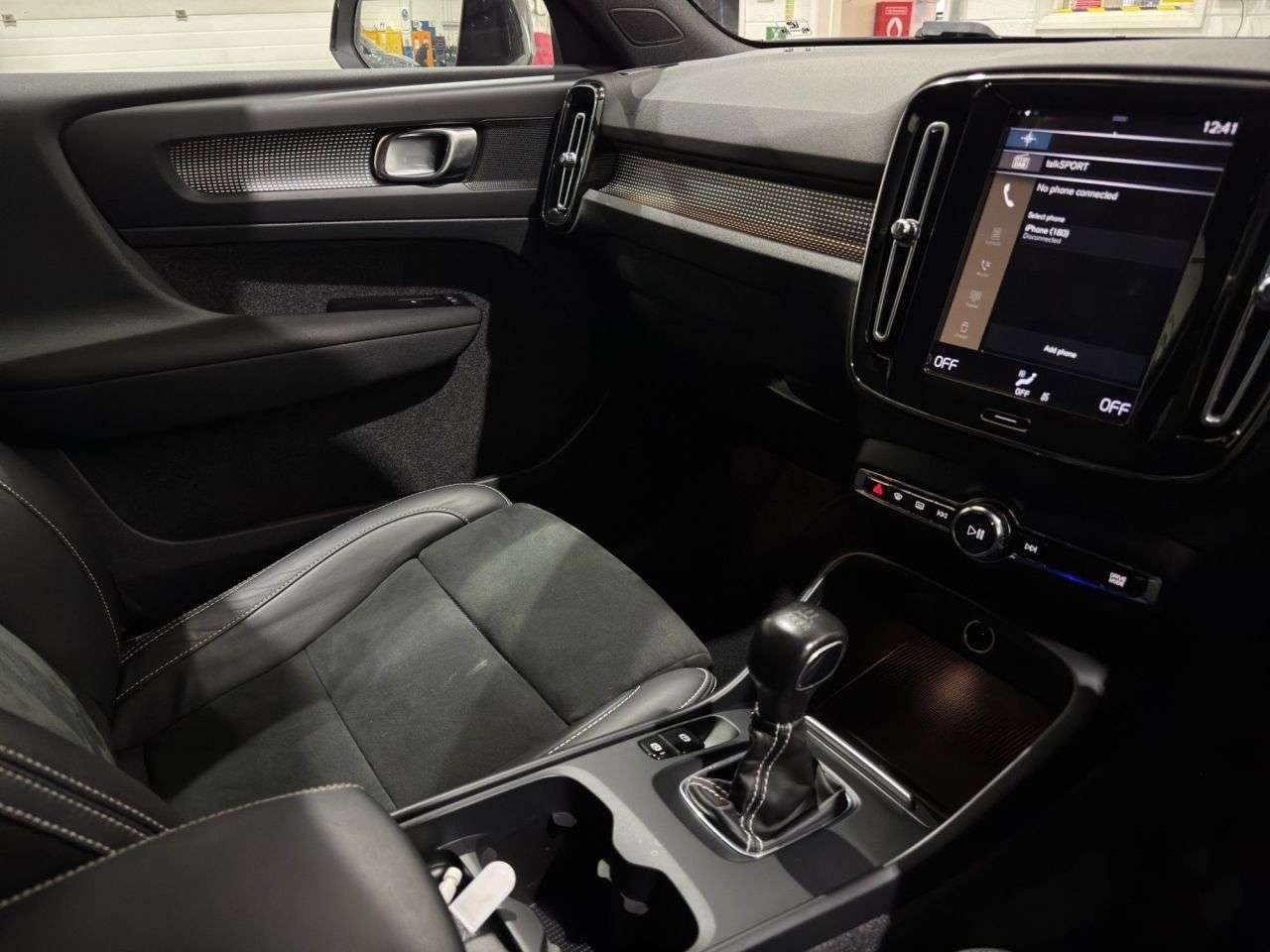 2021 VOLVO XC40 2021 VOLVO XC40