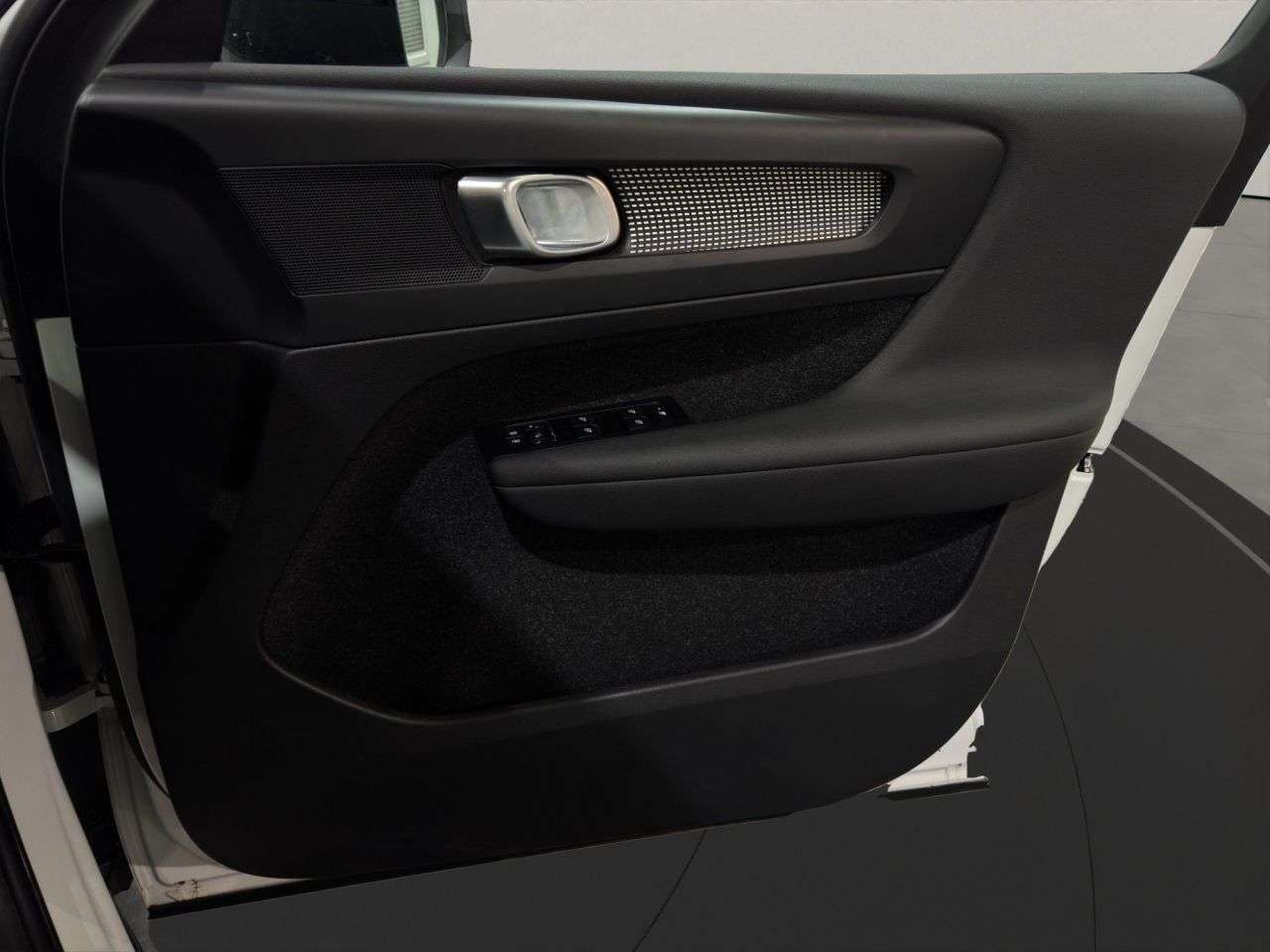 2021 VOLVO XC40 2021 VOLVO XC40