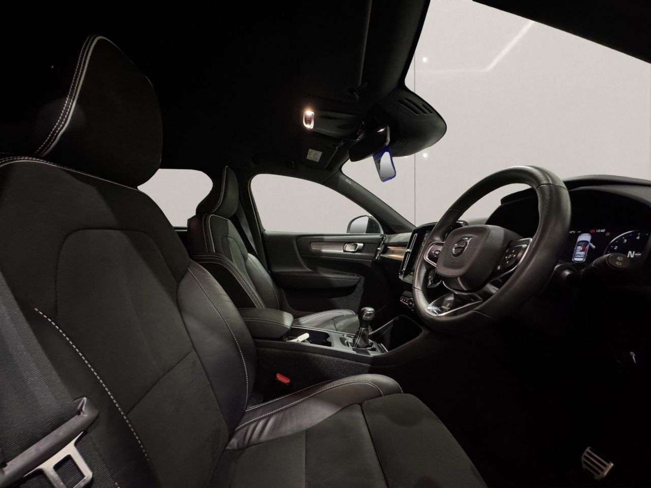 2021 VOLVO XC40 2021 VOLVO XC40