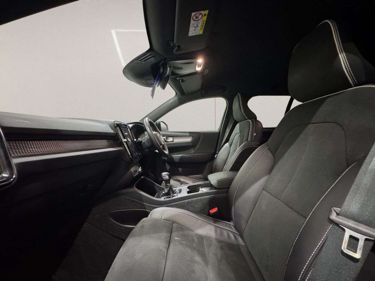 2021 VOLVO XC40 2021 VOLVO XC40