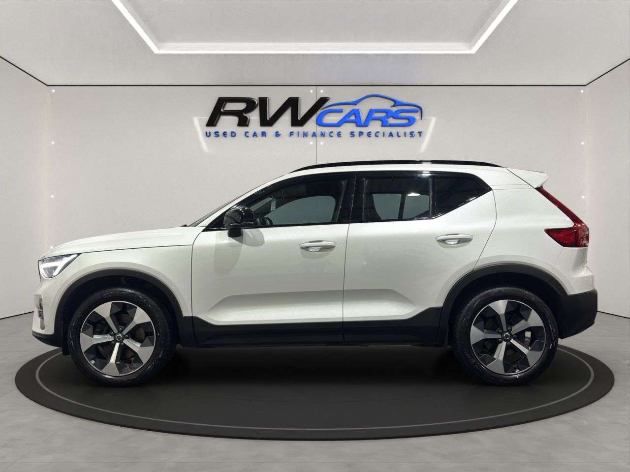 A 2024 VOLVO XC40 2.0 B3 MHEV Plus SUV 5dr Petrol Hybrid DCT Auto Euro 6 (s/s) (163 ps) A 2024 VOLVO XC40 2.0 B3 MHEV Plus SUV 5dr Petrol Hybrid DCT Auto Euro 6 (s/s) (163 ps)