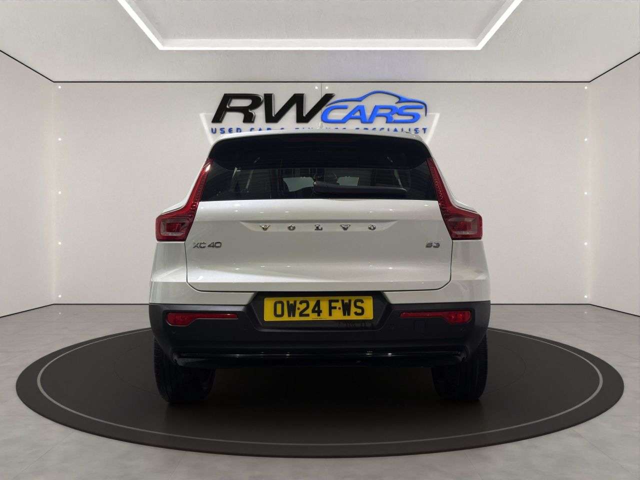 2024 VOLVO XC40 2024 VOLVO XC40