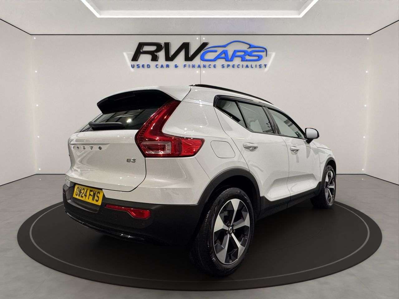 2024 VOLVO XC40 2024 VOLVO XC40