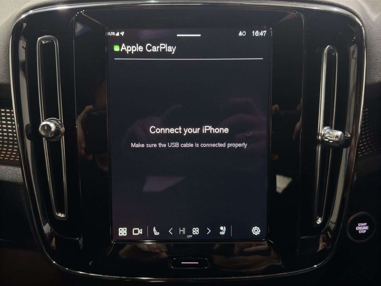 2024 VOLVO XC40 2024 VOLVO XC40