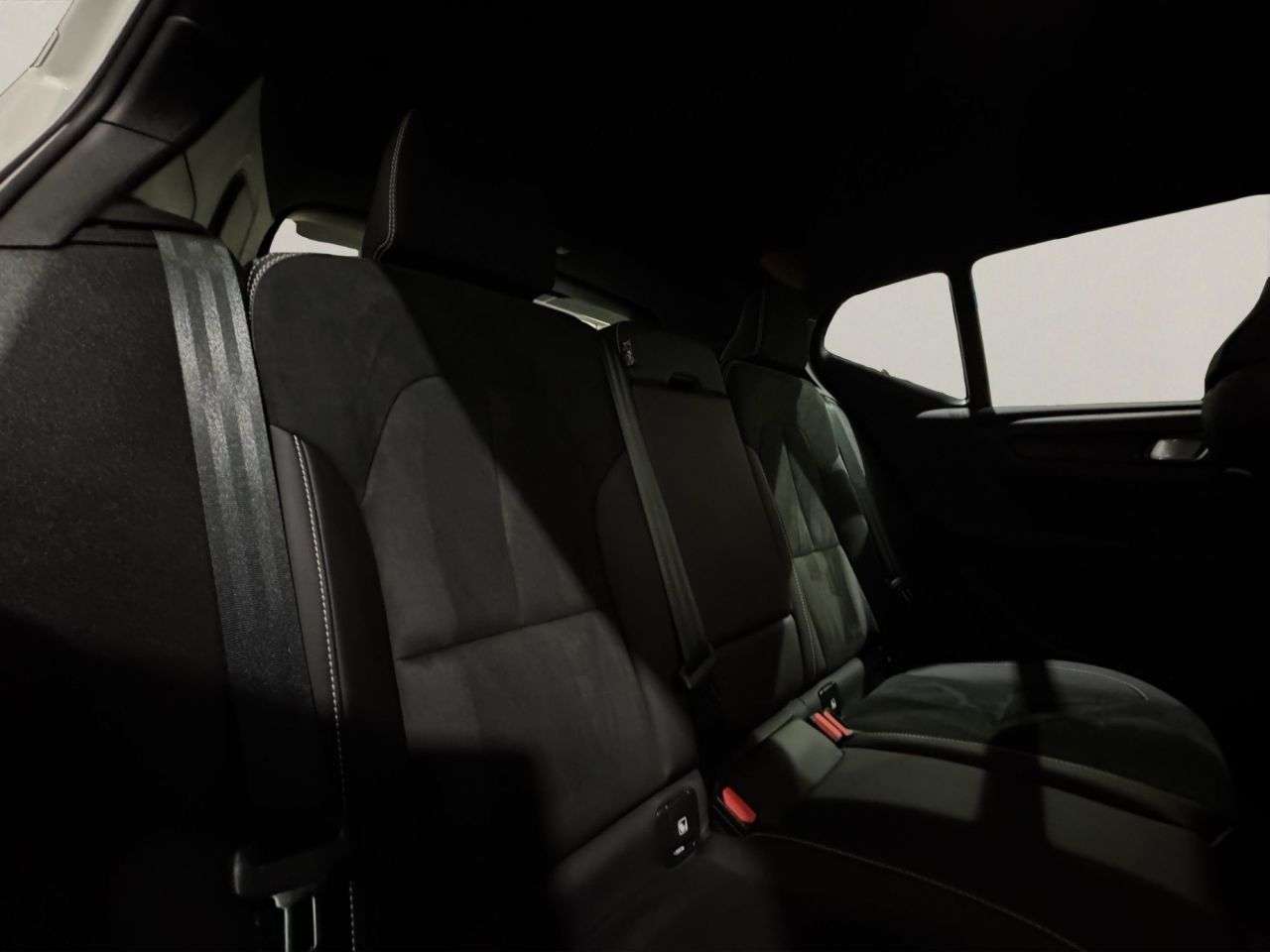 2024 VOLVO XC40 2024 VOLVO XC40